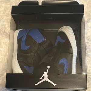 JORDAN 1 CRIB BOOTIE IN SZ 4 C… NEW IN BOX…PRECIOUS!!!